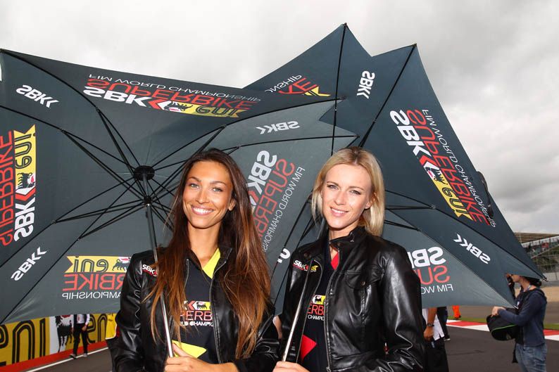 Las chicas del Mundial de SBK en Silverstone. Galería de fotos