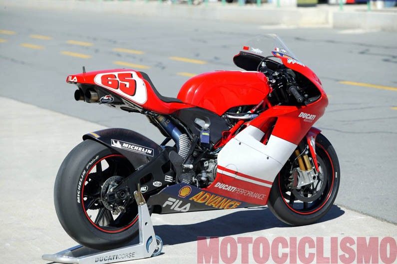 Ducati Desmosedici 2003