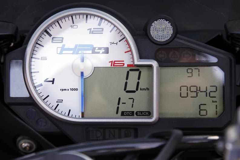 Moto HP4 detalles