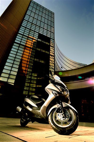 Novedades Suzuki V-Strom 1000 y Burgman 125/200