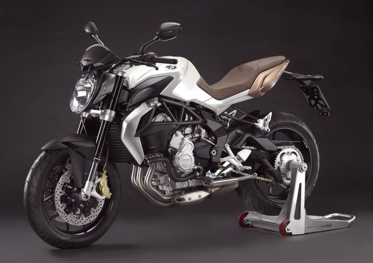 MV Agusta adapta la B3 y la F3 675 para el carné A2