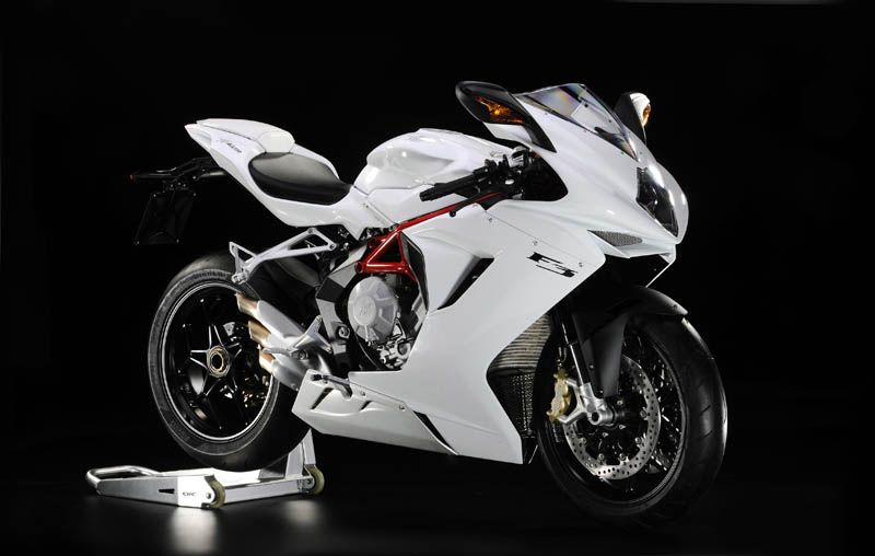 MV Agusta adapta la B3 y la F3 675 para el carné A2