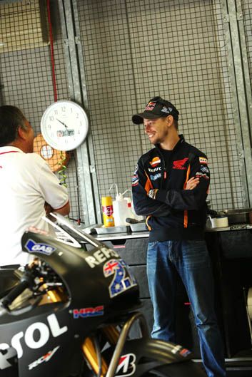 Casey Stoner prueba la Honda carreras cliente en Motegi