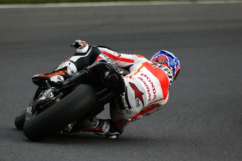 Casey Stoner prueba la Honda carreras cliente en Motegi
