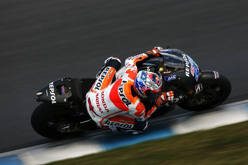 Casey Stoner prueba la Honda carreras cliente en Motegi