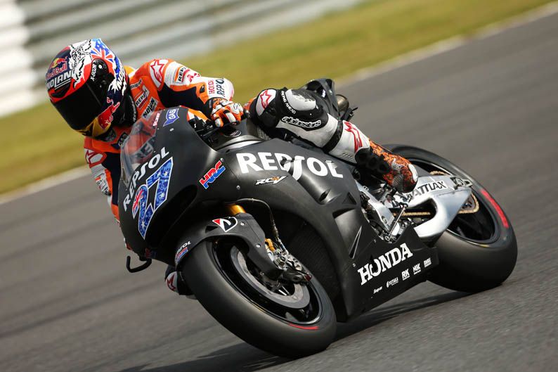 Casey Stoner prueba la Honda carreras cliente en Motegi