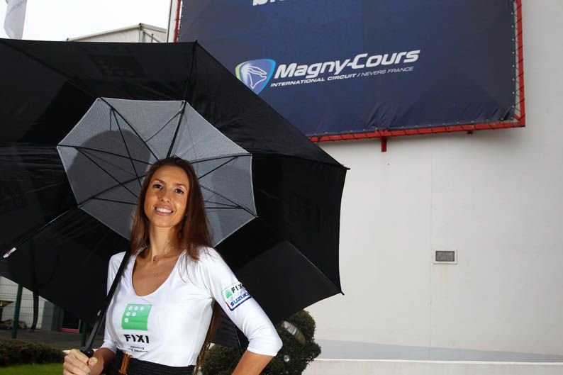 Las chicas del Mundial de SBK en Magny-Cours