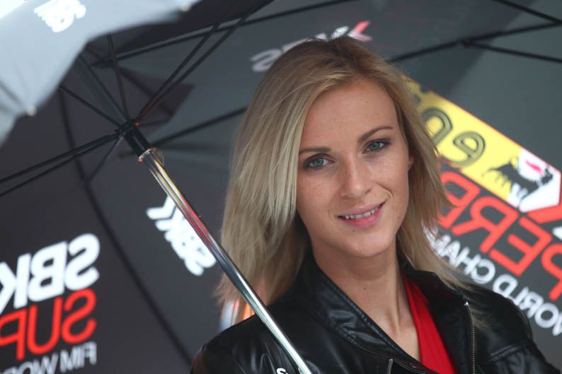 Las chicas del Mundial de SBK en Magny-Cours