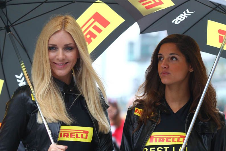 Las chicas del Mundial de SBK en Magny-Cours