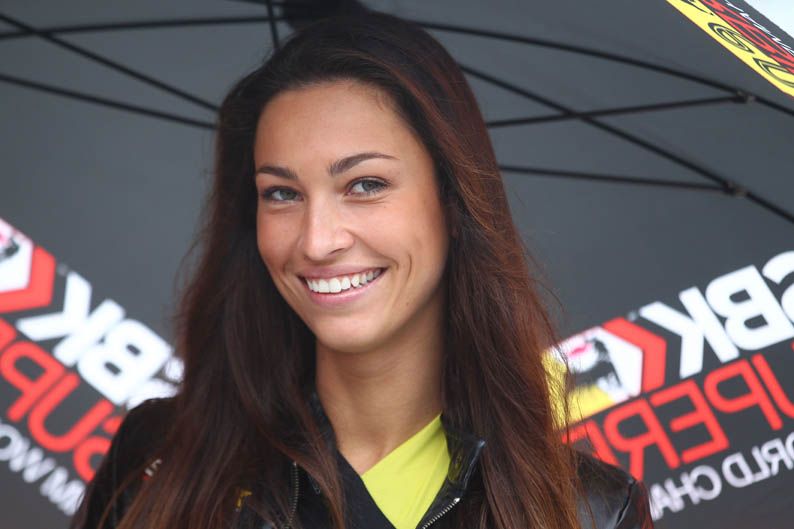 Las chicas del Mundial de SBK en Magny-Cours