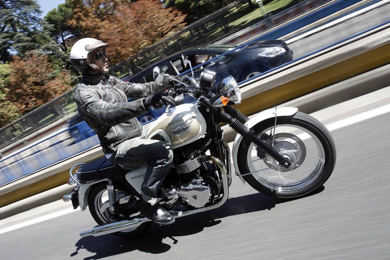 Triumph Bonneville T100 2014. Galería de fotos