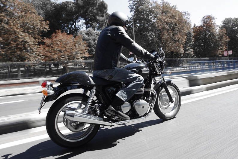 Triumph Thuxton 2014. Galería de fotos