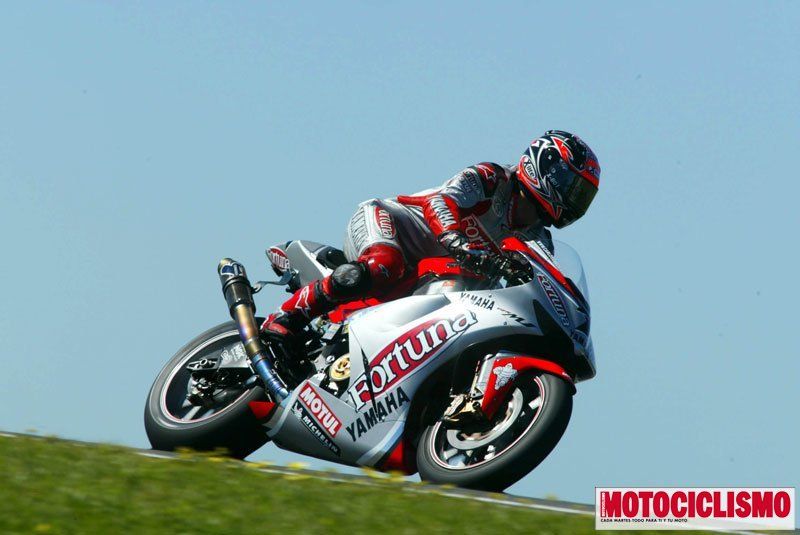 Carlos Checa. 2003. Yamaha