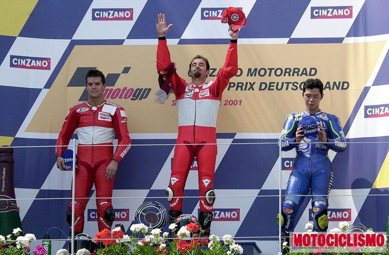 Carlos Checa. 2001. Yamaha