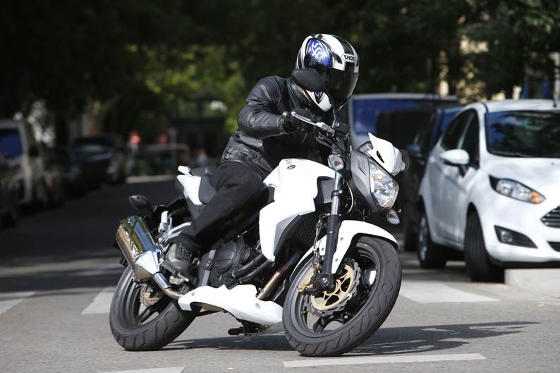 SYM Wolf 250i en acción