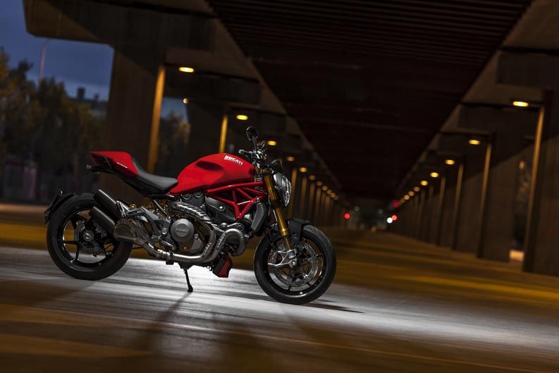 Ducati Monster 1200 S.