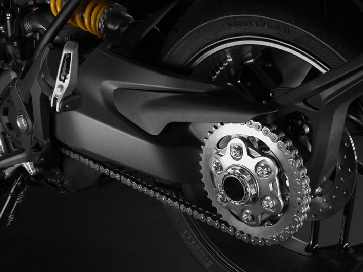 Ducati Monster 1200 S.