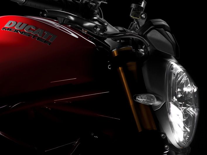 Ducati Monster 1200 S.