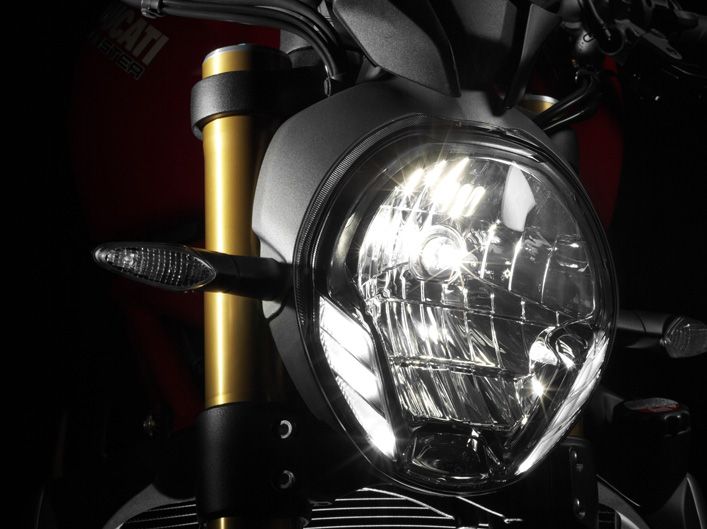 Ducati Monster 1200 S.