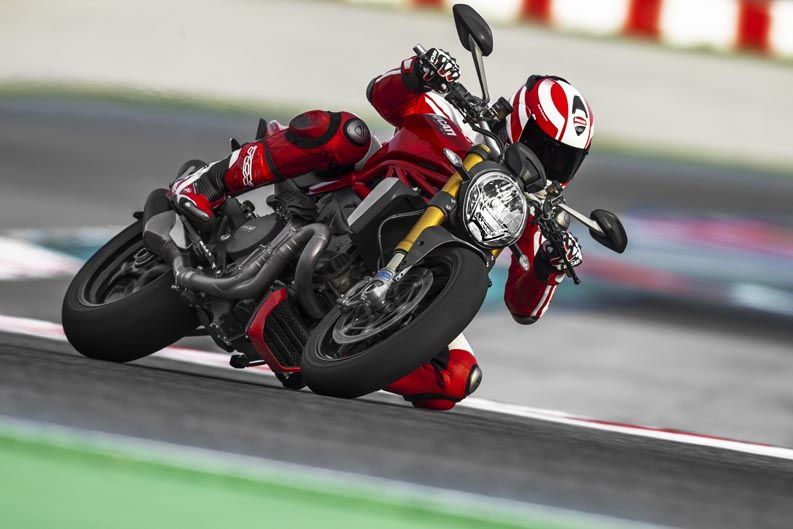 Ducati Monster 1200 S.