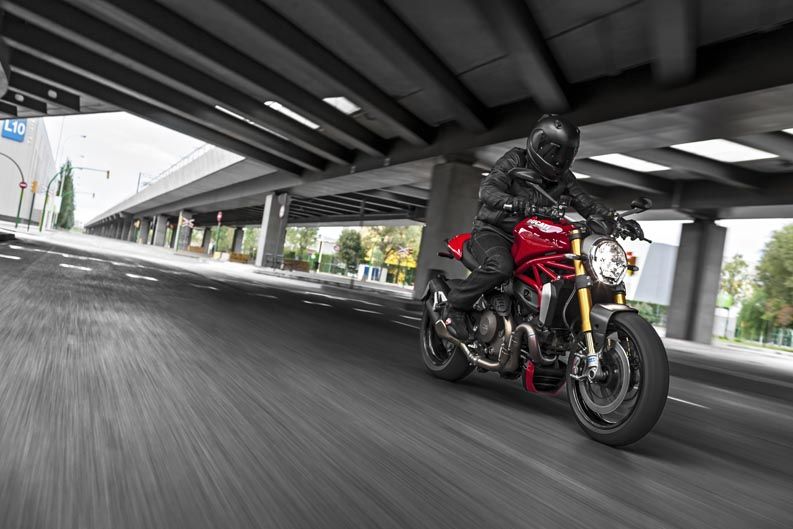 Ducati Monster 1200 S.