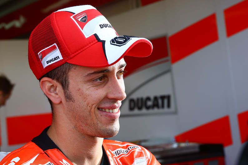 Tercer día de test MotoGP en Valencia. Galería de fotos