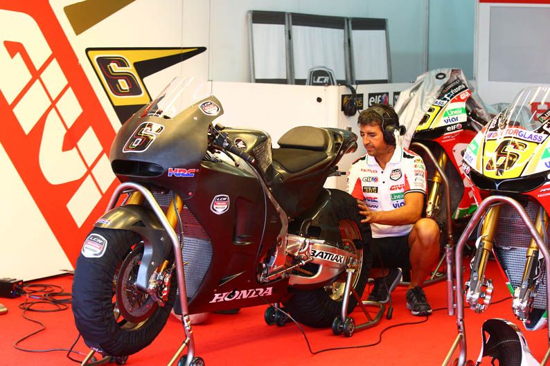 Tercer día de test MotoGP en Valencia. Galería de fotos