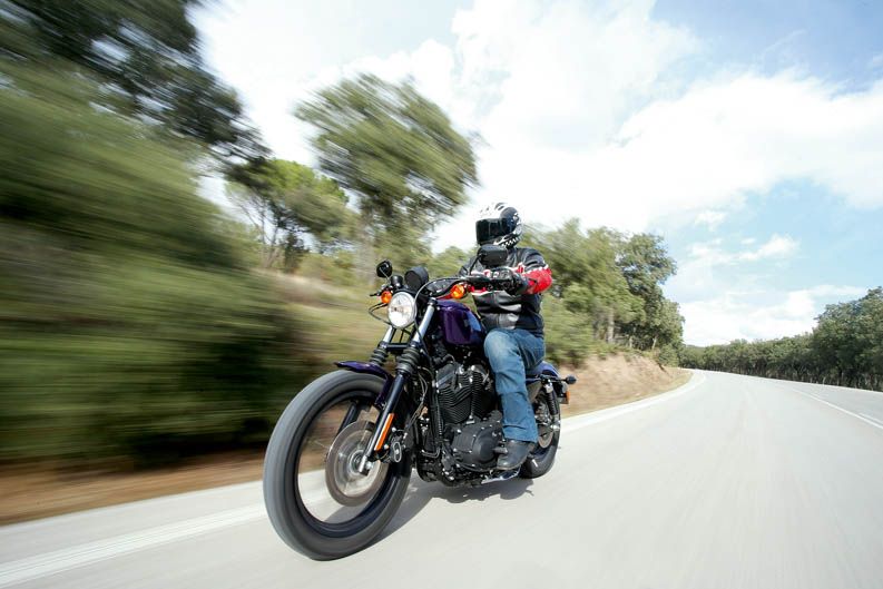 Comparativa Harley-Davidson Sportster Iron - Yamaha Bolt. Galería