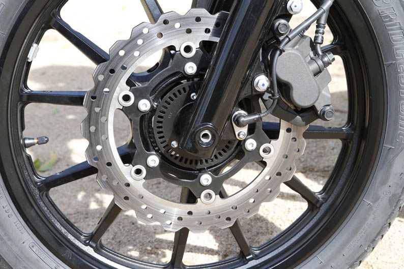 Comparativa Harley-Davidson Sportster Iron - Yamaha Bolt. Galería