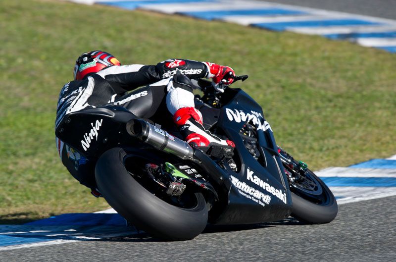 Entrenamientos Kawasaki de Tom Sykes y Loris Baz en Jerez