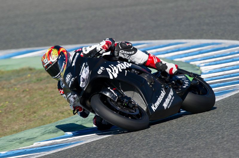 Entrenamientos Kawasaki de Tom Sykes y Loris Baz en Jerez
