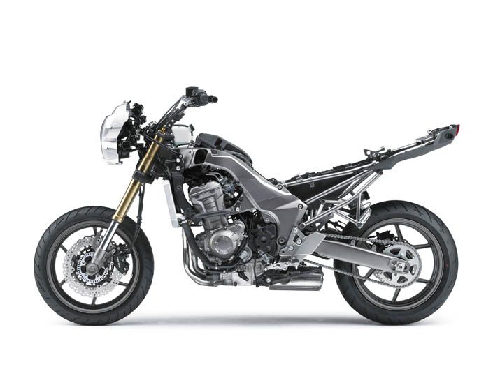 Comparativa trail: Aprilia, Kawasaki y Triump. Galería de fotos.