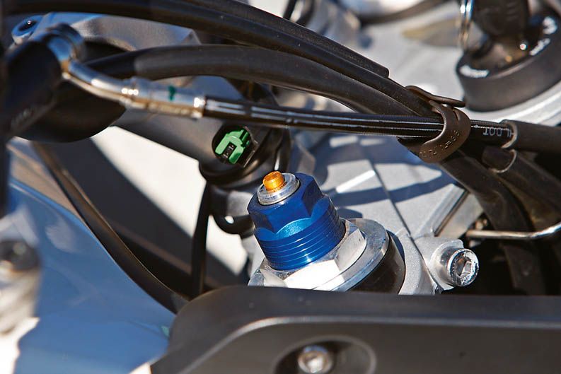 Comparativa trail: Aprilia, Kawasaki y Triump. Galería de fotos.