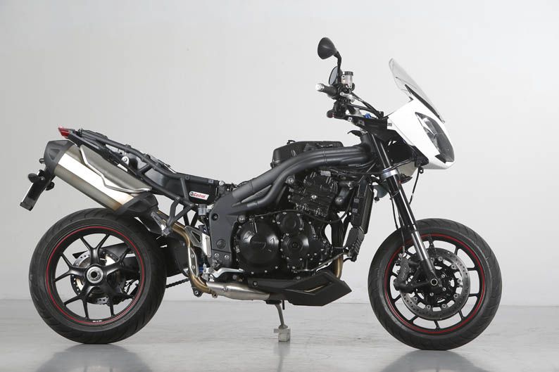 Comparativa trail: Aprilia, Kawasaki y Triump. Galería de fotos.