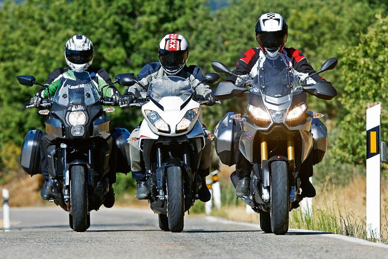 Comparativa trail: Aprilia, Kawasaki y Triump. Galería de fotos.