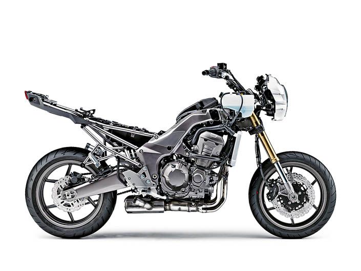 Comparativa trail: Aprilia, Kawasaki y Triump. Galería de fotos.