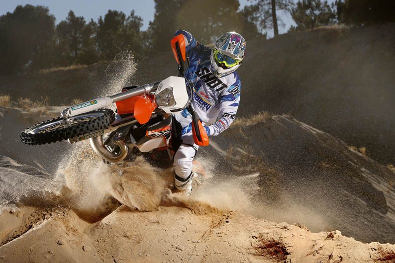 Comparativa Husaberg TE 300 y KTM 300 EXC. Galería de fotos