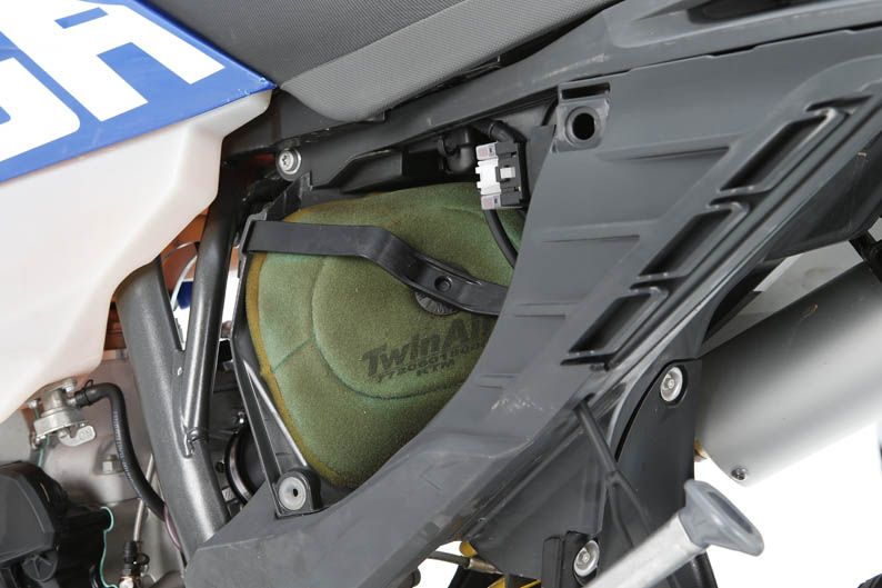 Comparativa Husaberg TE 300 y KTM 300 EXC. Galería de fotos