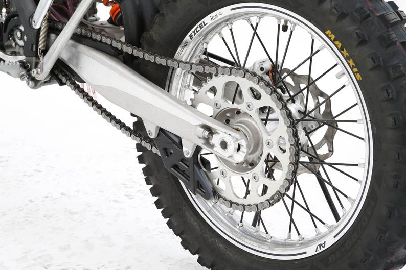 Comparativa Husaberg TE 300 y KTM 300 EXC. Galería de fotos