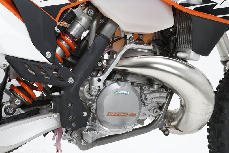 Comparativa Husaberg TE 300 y KTM 300 EXC. Galería de fotos