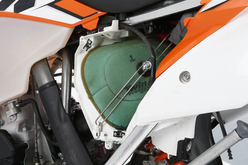 Comparativa Husaberg TE 300 y KTM 300 EXC. Galería de fotos