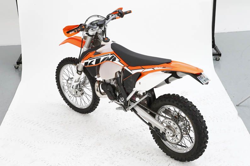 Comparativa Husaberg TE 300 y KTM 300 EXC. Galería de fotos