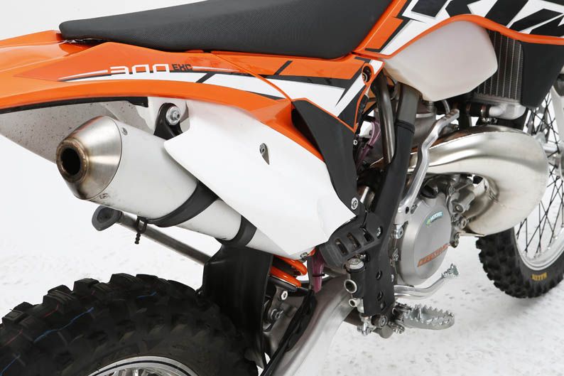Comparativa Husaberg TE 300 y KTM 300 EXC. Galería de fotos