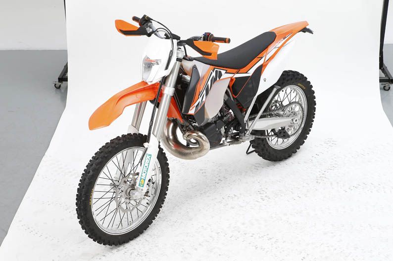 Comparativa Husaberg TE 300 y KTM 300 EXC. Galería de fotos