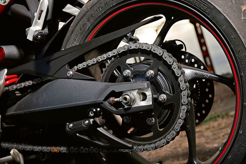 Comparativa MV Augusta brutale 800, Triumph Street Triple R ABS y Yamaha MT-09. Fotos