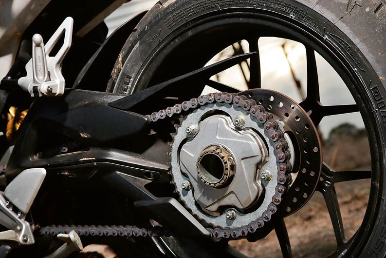 Comparativa MV Augusta brutale 800, Triumph Street Triple R ABS y Yamaha MT-09. Fotos