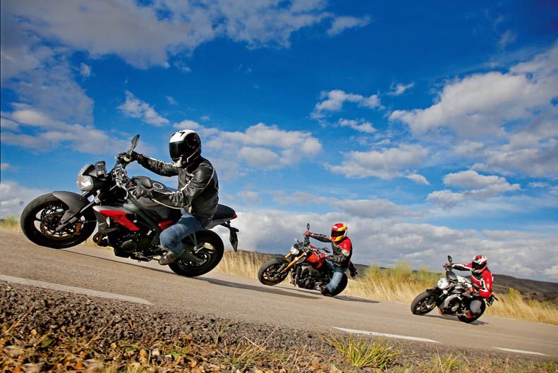 Comparativa MV Augusta brutale 800, Triumph Street Triple R ABS y Yamaha MT-09. Fotos