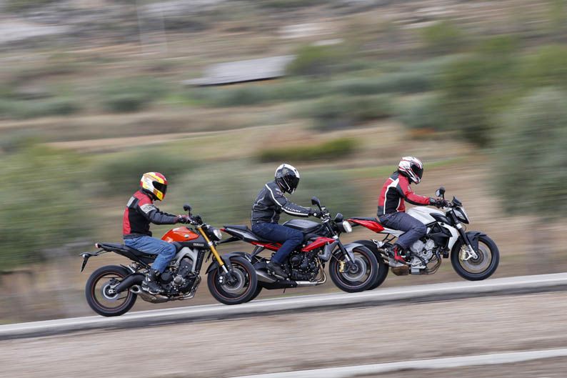 Comparativa MV Augusta brutale 800, Triumph Street Triple R ABS y Yamaha MT-09. Fotos