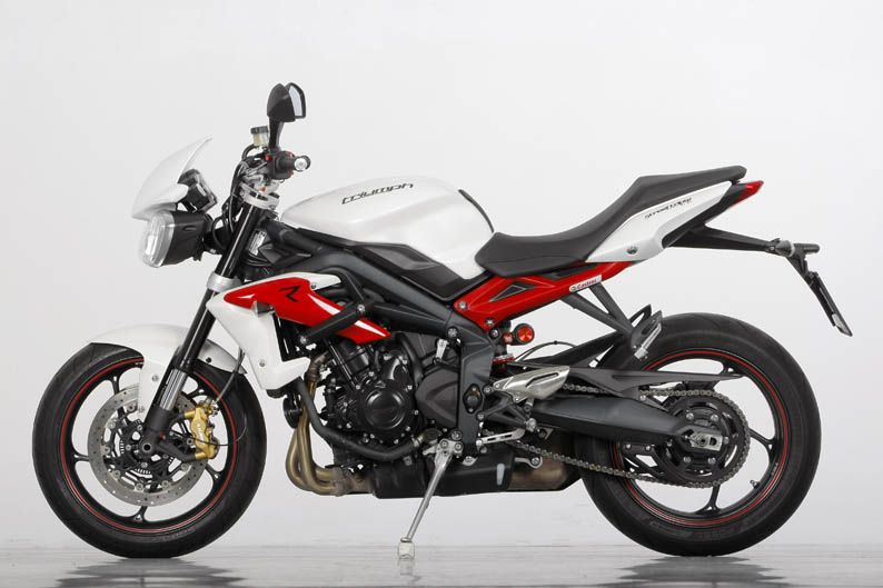 Comparativa MV Augusta brutale 800, Triumph Street Triple R ABS y Yamaha MT-09. Fotos