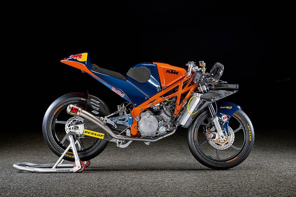 Motociclismo prueba la KTM de Moto3. Galería de fotos